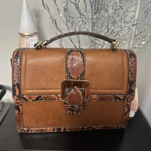 BRAHMIN BNWT HALLIE COGNAC SEGURO