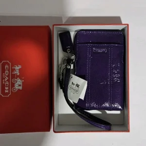 NOS Coach 2012 Purple Patent Leather Wristlet Phone Card Holder Pouch New w Box